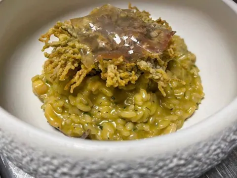 La Milla Arroz meloso de ortiguillas y velo ibérico