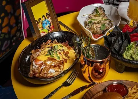 Brunch con espectáculo en directo