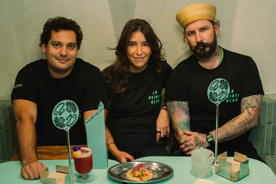Bernardo Benshimol, Martha Díaz y Mariano Torre en el nuevo local